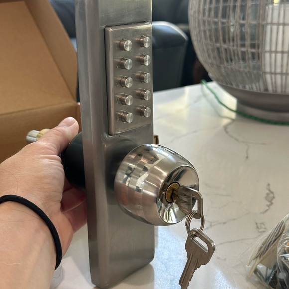 New Entrance door know key passcode - Picture 4 of 6